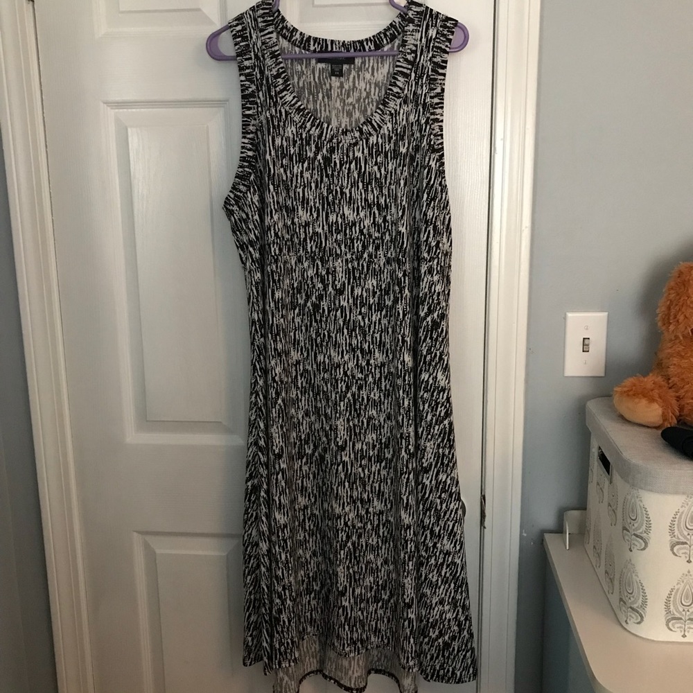 Sleeveless dress